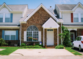real estate franchise owner works with experts at FranCoach to find the best franchise in 2024