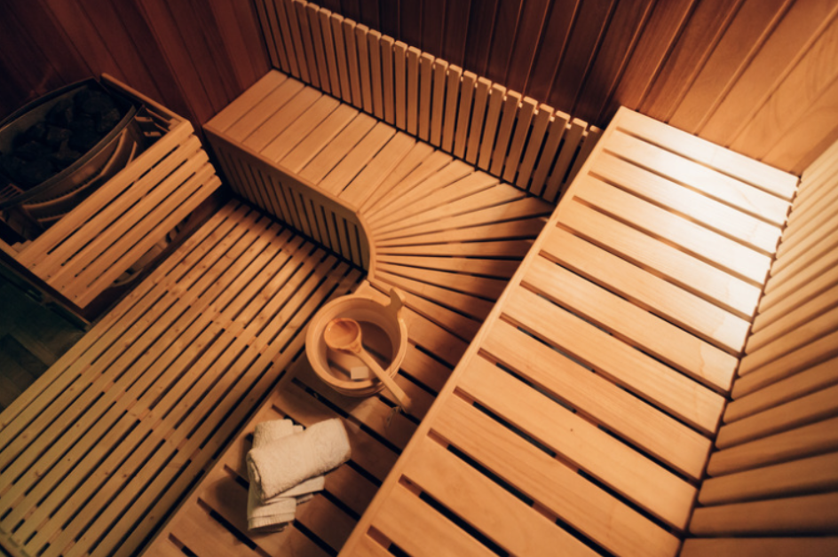 sauna franchise owner with francoach