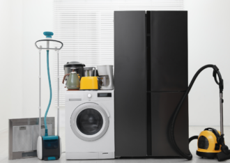 selection of appliances including vacuum, microwave, washing machine, kitchen tools, fridge, and mop, grey background with FranCoach logo in top left corner